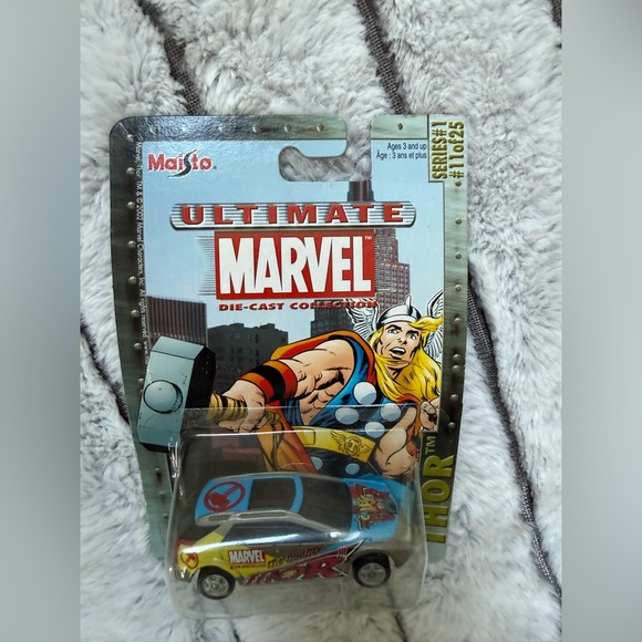 maisto Other - Maisto Marvel Die-Cast Toy Car - Blue and Red
